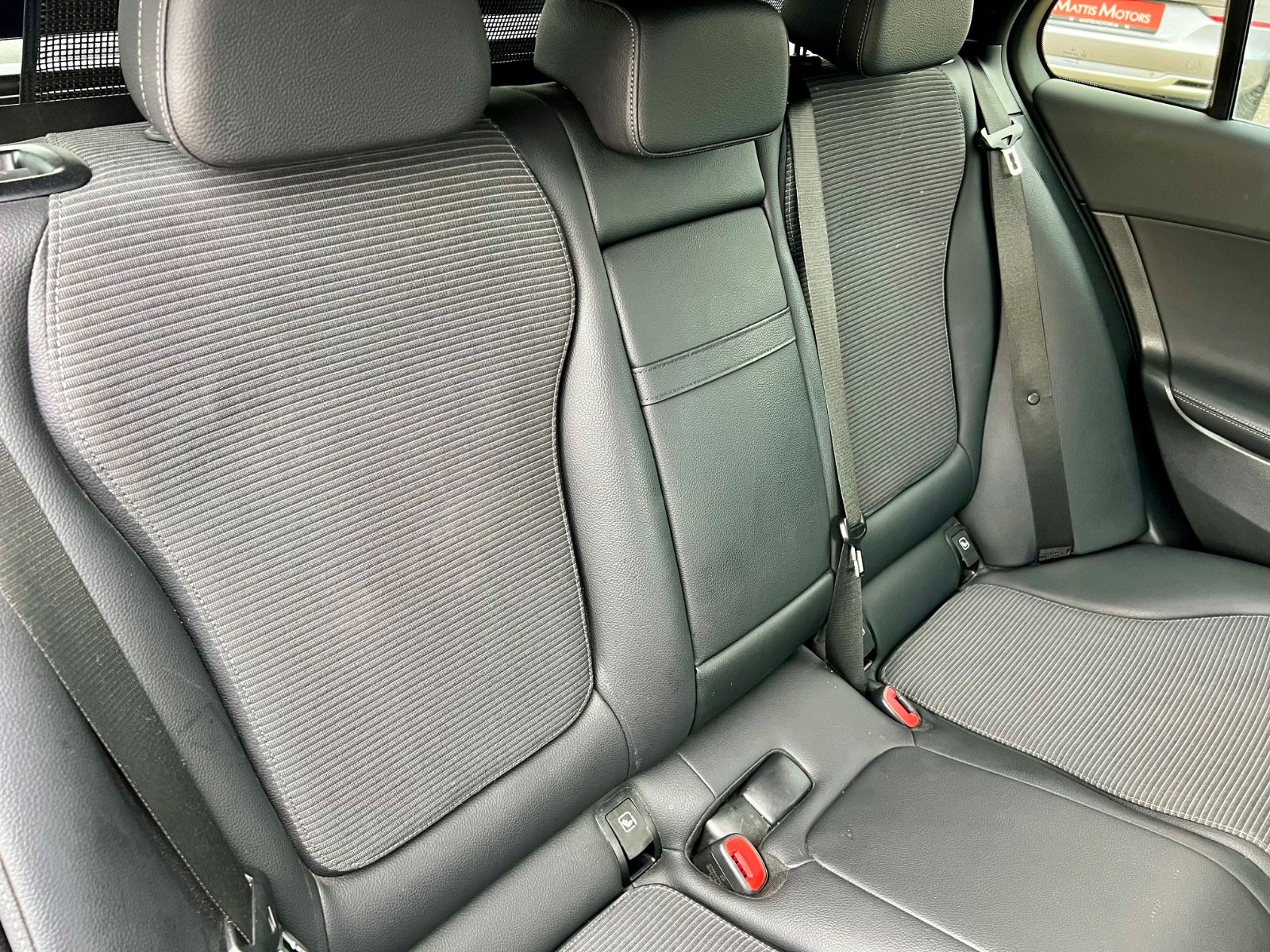 MERCEDES-BENZ C 200 C200 d AVANTGARDE AAC SHZ AHK NAVI KAMERA