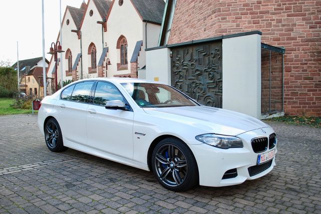 BMW M550d xDrive /KOMF.SITZ/GSHD/HUD/KAMERA