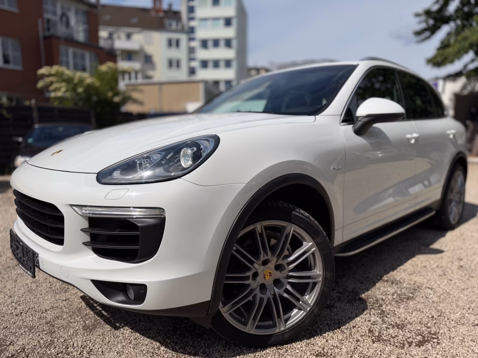 Porsche Cayenne 3.0D/LUFTF./NAVI/R-CAM/AHK/LEDER/SHZ/EU6