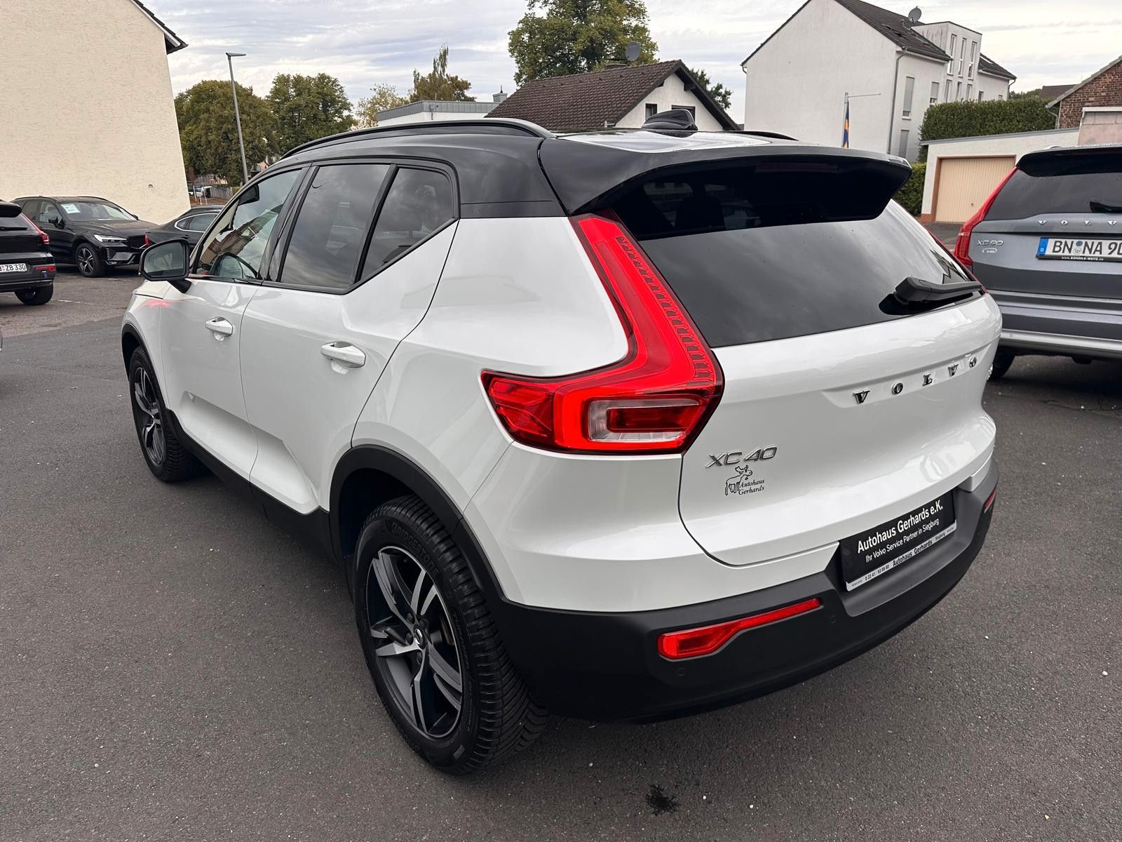 Volvo XC40 B4 R-Design AWD AHK BLIS ACC Standheiz.Kam foto 10
