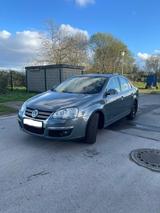 Volkswagen VW Jetta MK5 1.6 FSI, nur 130.000km HU 11/27 - Volkswagen Jetta mit Benzin-Antrieb: Limousine, 1.6