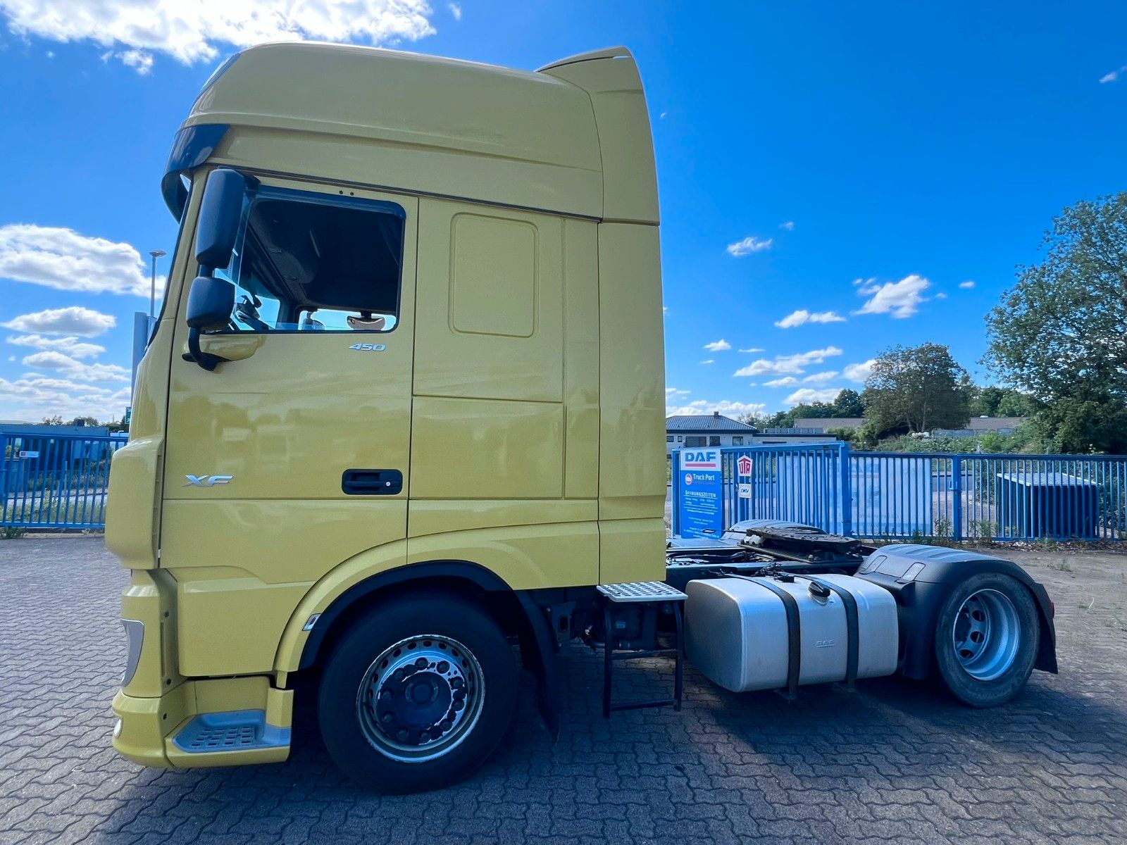 Fahrzeugabbildung DAF XF 450 FT, Low Deck, Intarder, Bj.2021