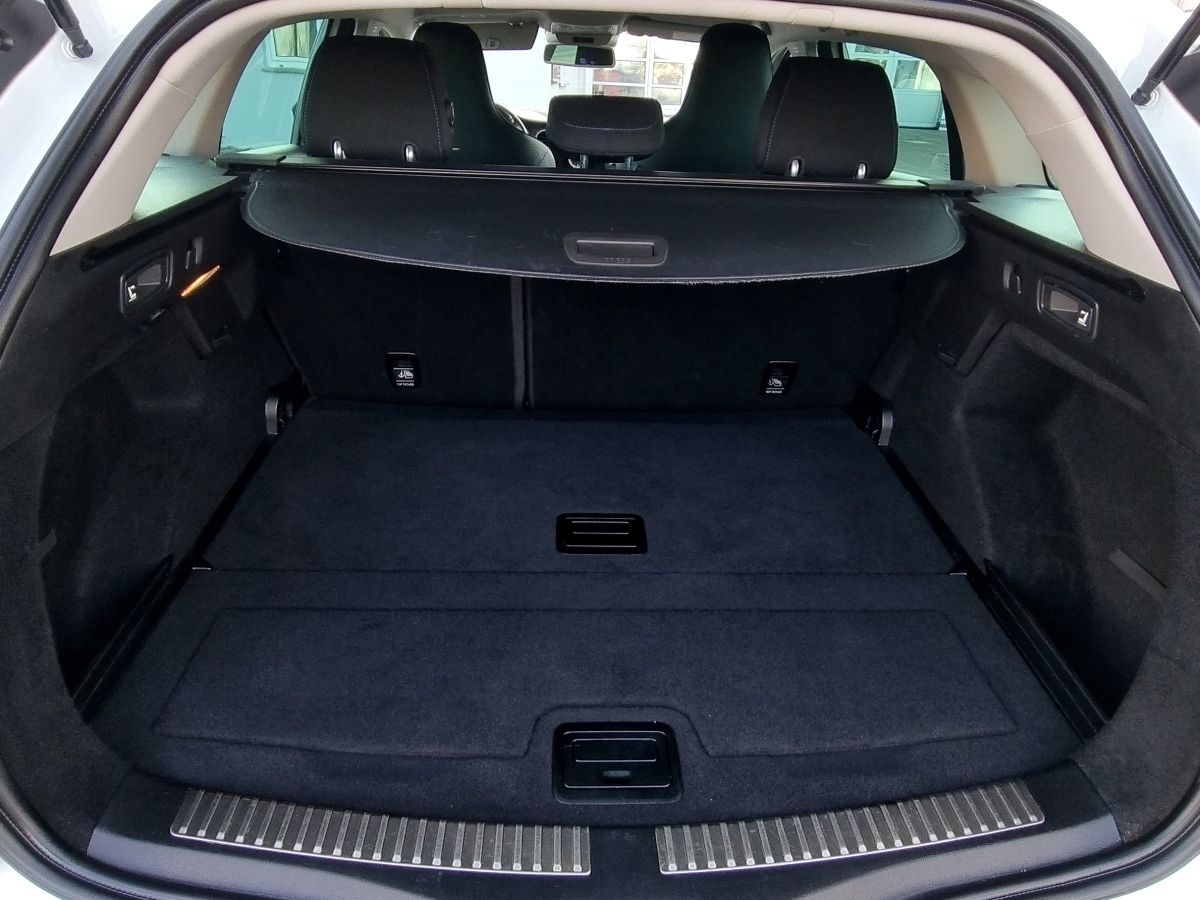 Fahrzeugabbildung Renault Megane Grandtour GT-Line TCe 140