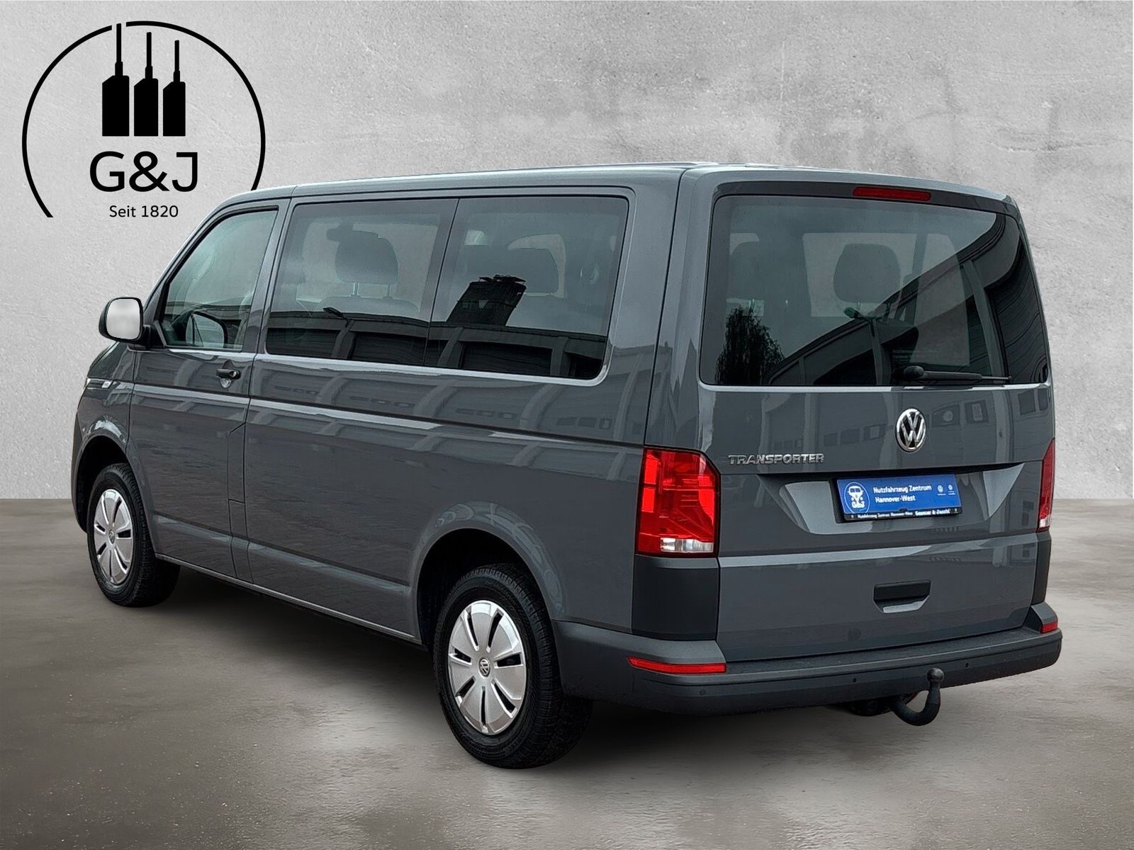 Fahrzeugabbildung Volkswagen T6.1 Transporter Kombi 2.0 TDI AHK PDC 8-Sitzer