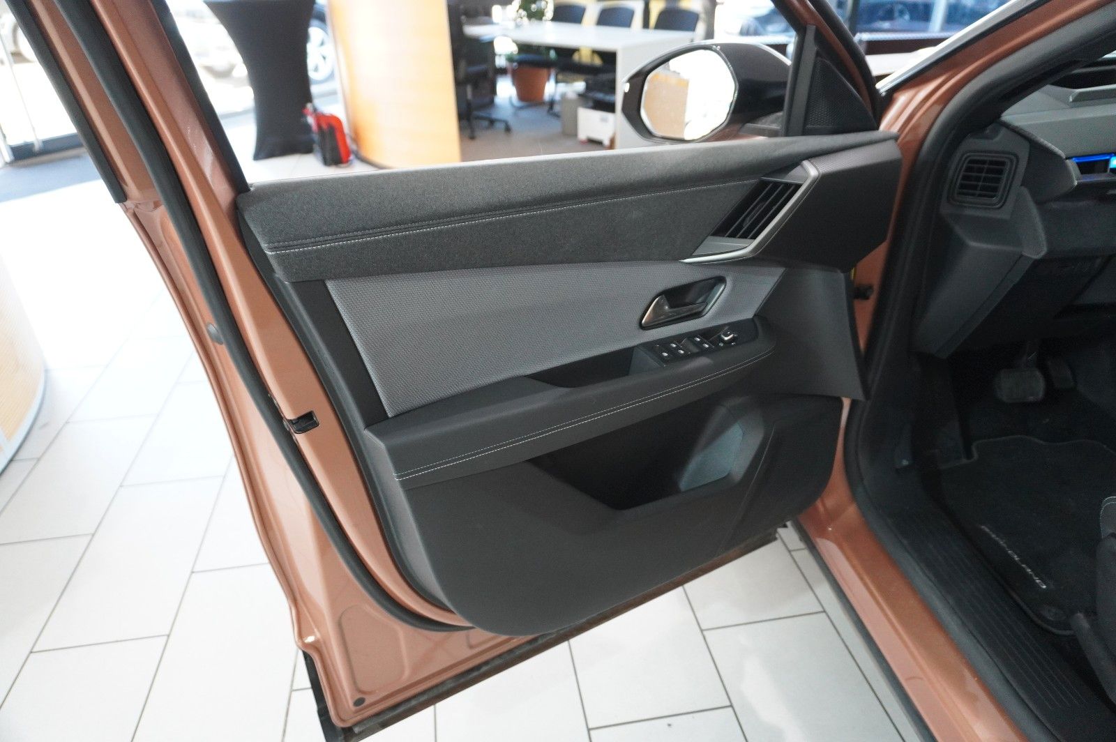 Fahrzeugabbildung Opel Grandland ELECTRIC GS SPORT 73KWH NAVI/360° /HUD