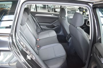 Volkswagen Passat Variant - 11