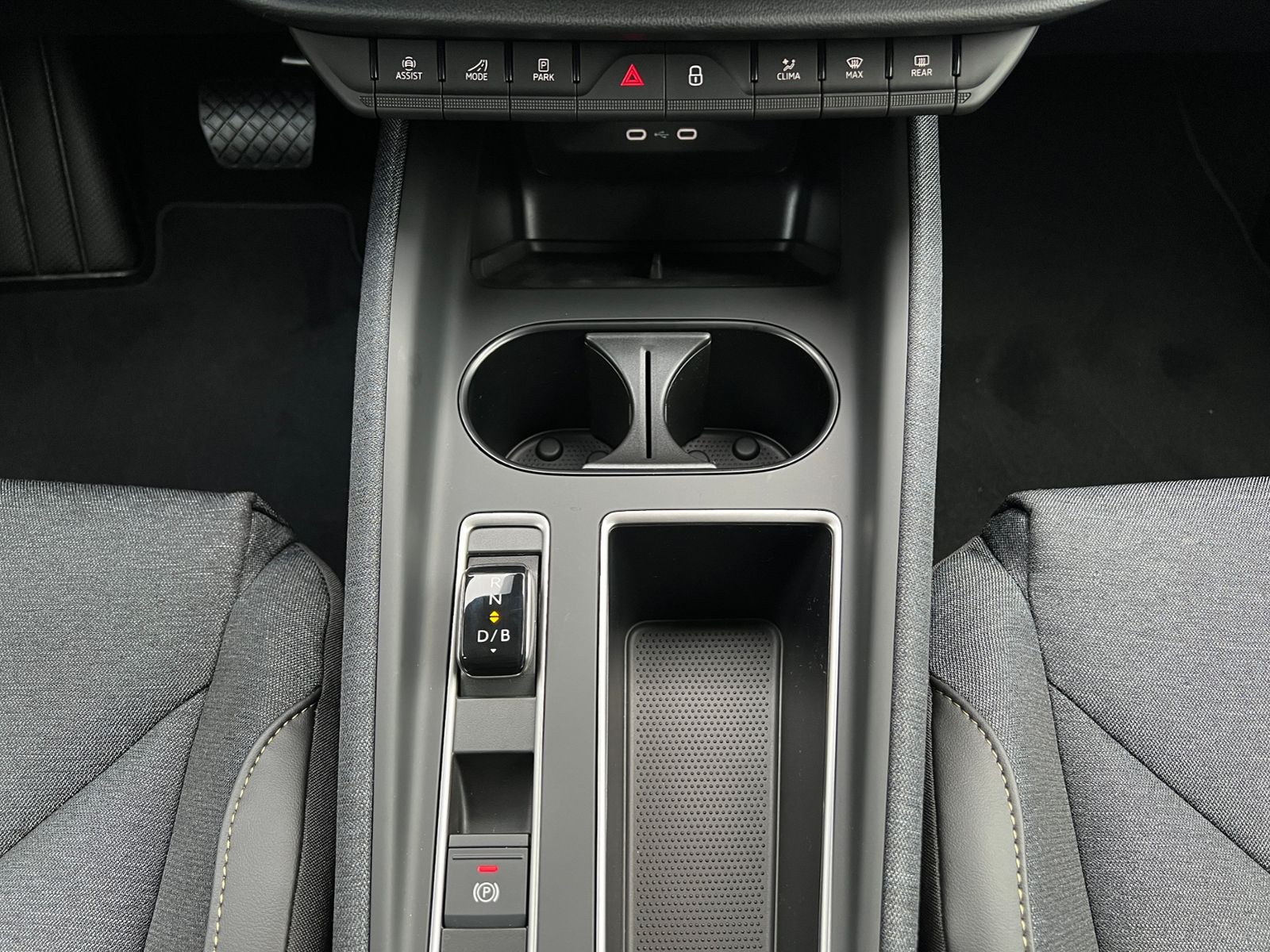 Fahrzeugabbildung SKODA Elroq 50 Tour *Rückfahrkamera, Chrom-Paket*