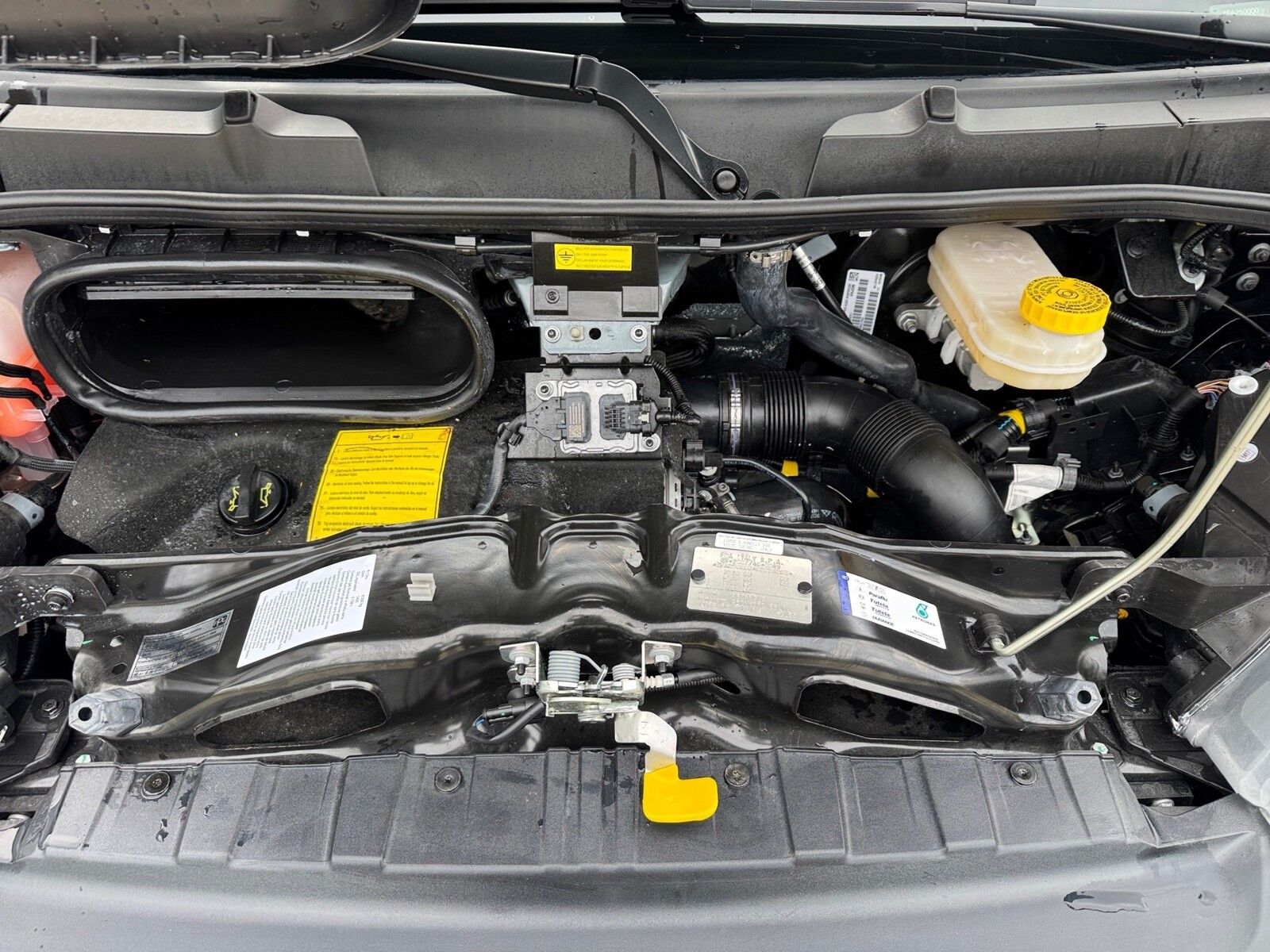 Fahrzeugabbildung Eura Mobil Van V 635 EB 180 PS, Skyroof, Automatik