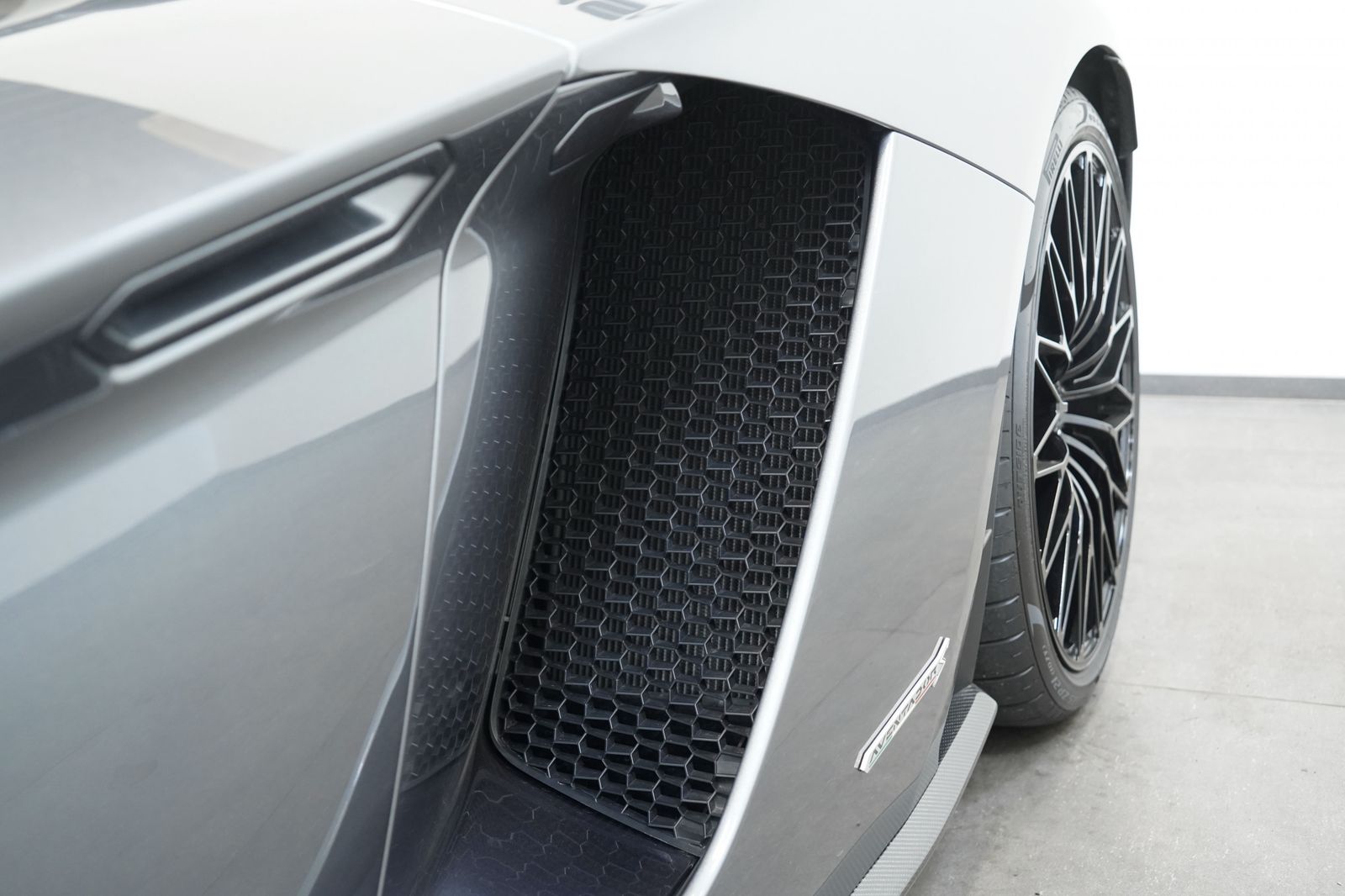 Lamborghini Aventador