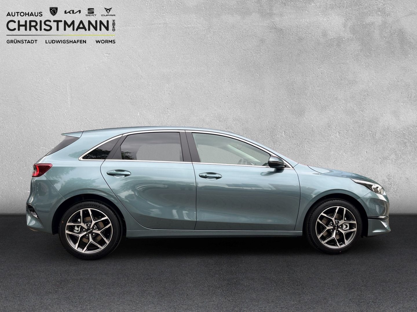 Fahrzeugabbildung Kia Ceed ULTIMATE EDITION 1.0 T-GDI  *STYLE-PAKET*