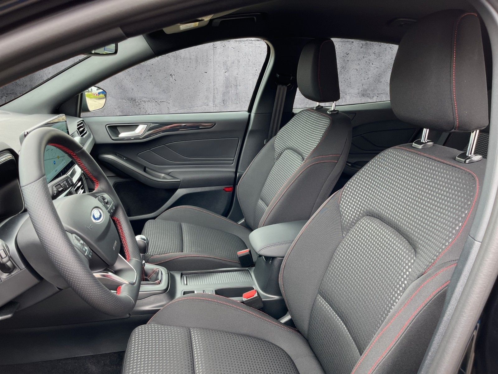 Fahrzeugabbildung Ford Focus Lim. ST-Line