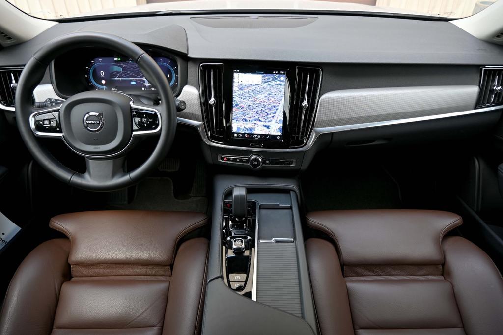 Volvo V90 Cross Country