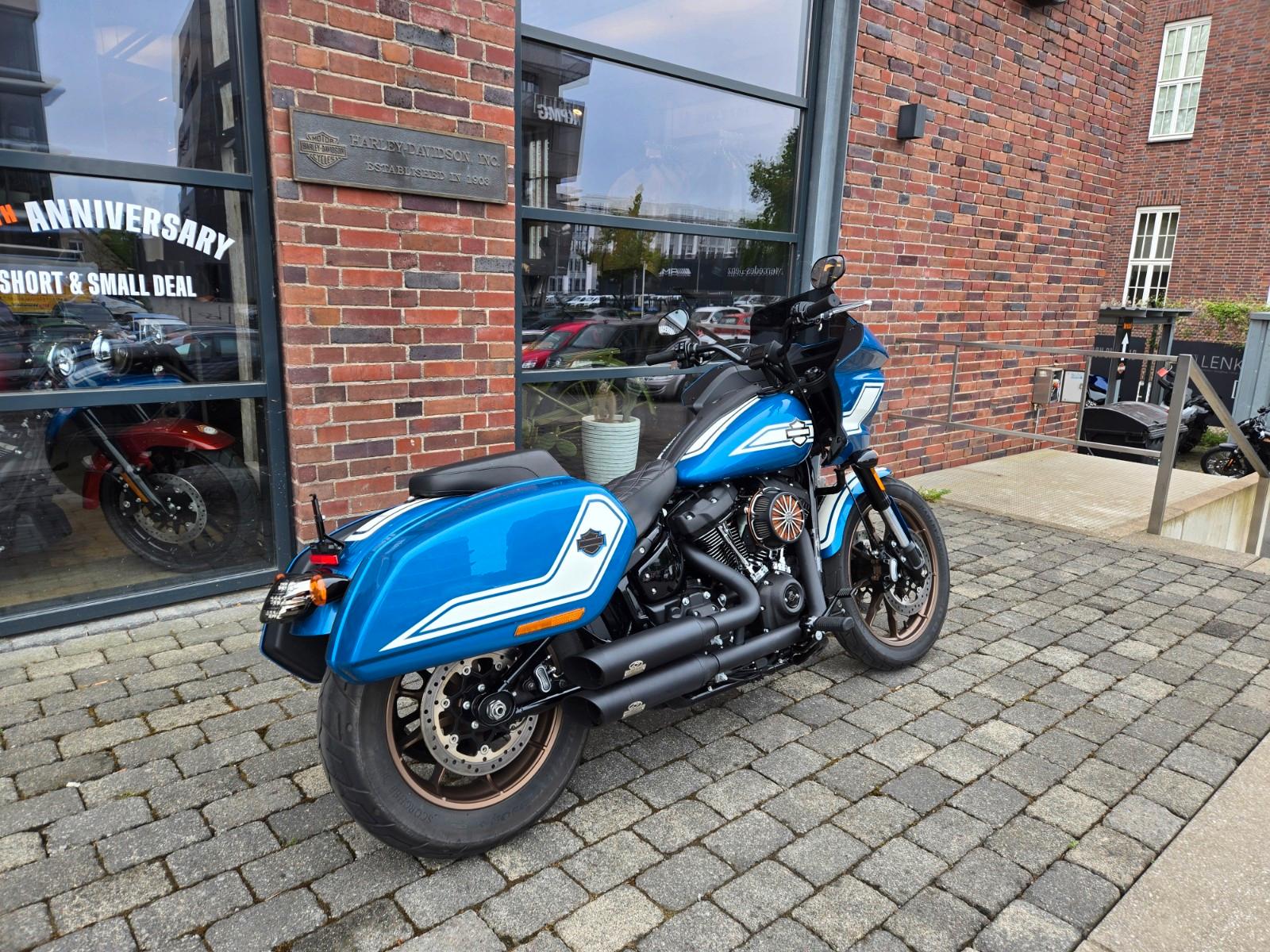 Harley-Davidson FXLRST Low Rider ST Fast Johnnie mit J&H