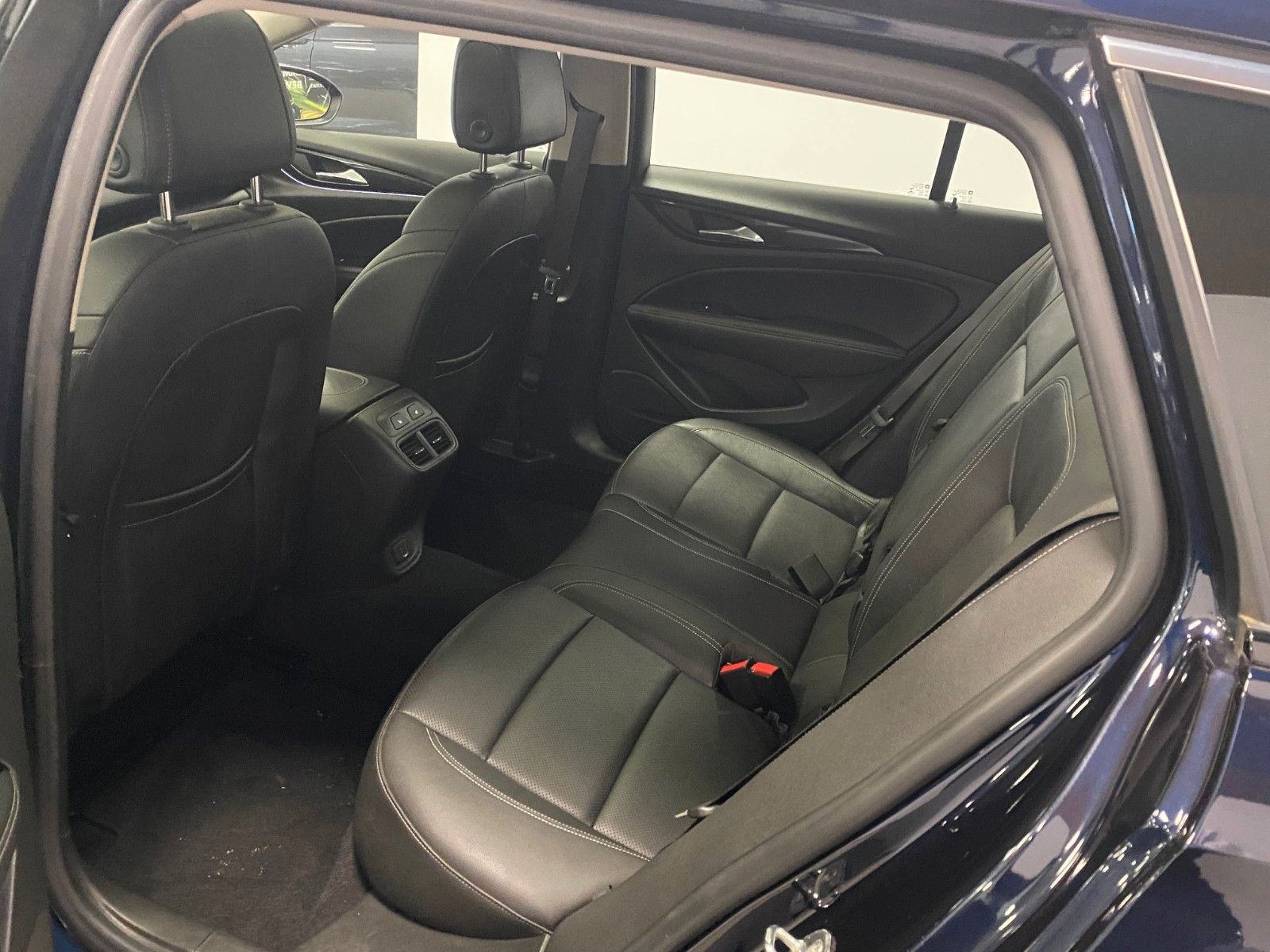 Fahrzeugabbildung Opel Insignia 1.5 Turbo Business Innovation ST+PANORA