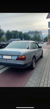 Mercedes-Benz Mercedes Benz w124 e200 - gebrauchte Mercedes-Benz E 200 aus dem Jahr 1990