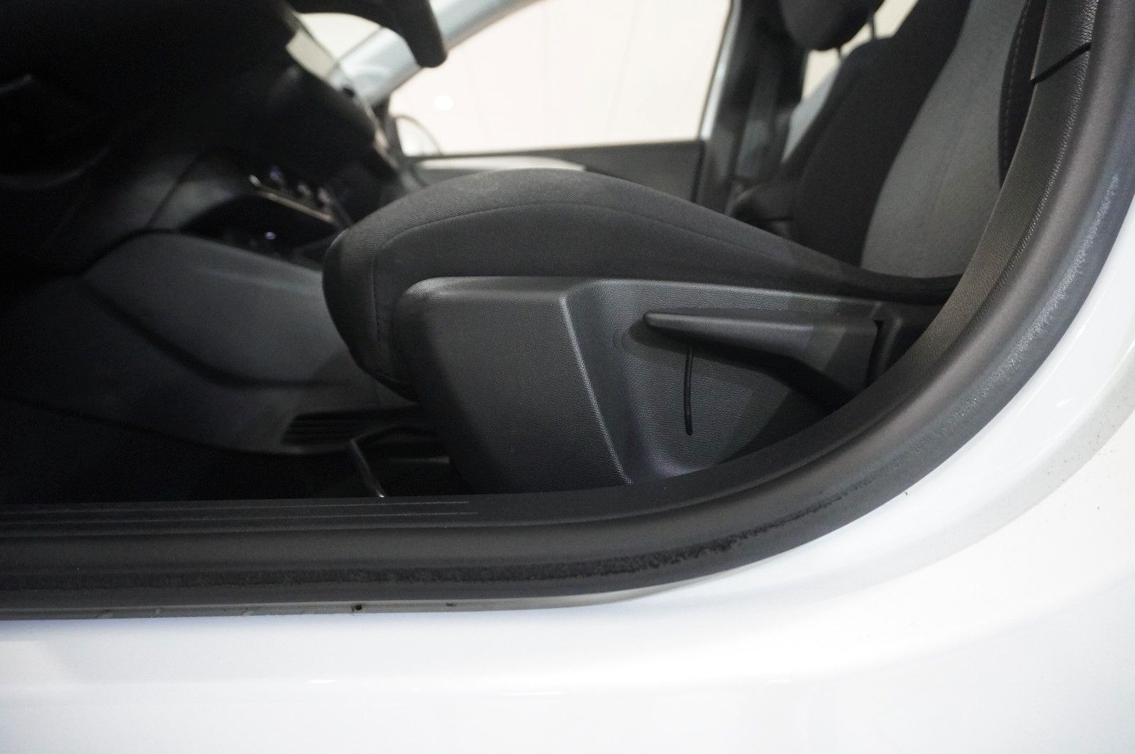 Fahrzeugabbildung Opel Corsa-e F FACELIFT 3-PHASIG NAVI/LED/DAB/11KW/SH