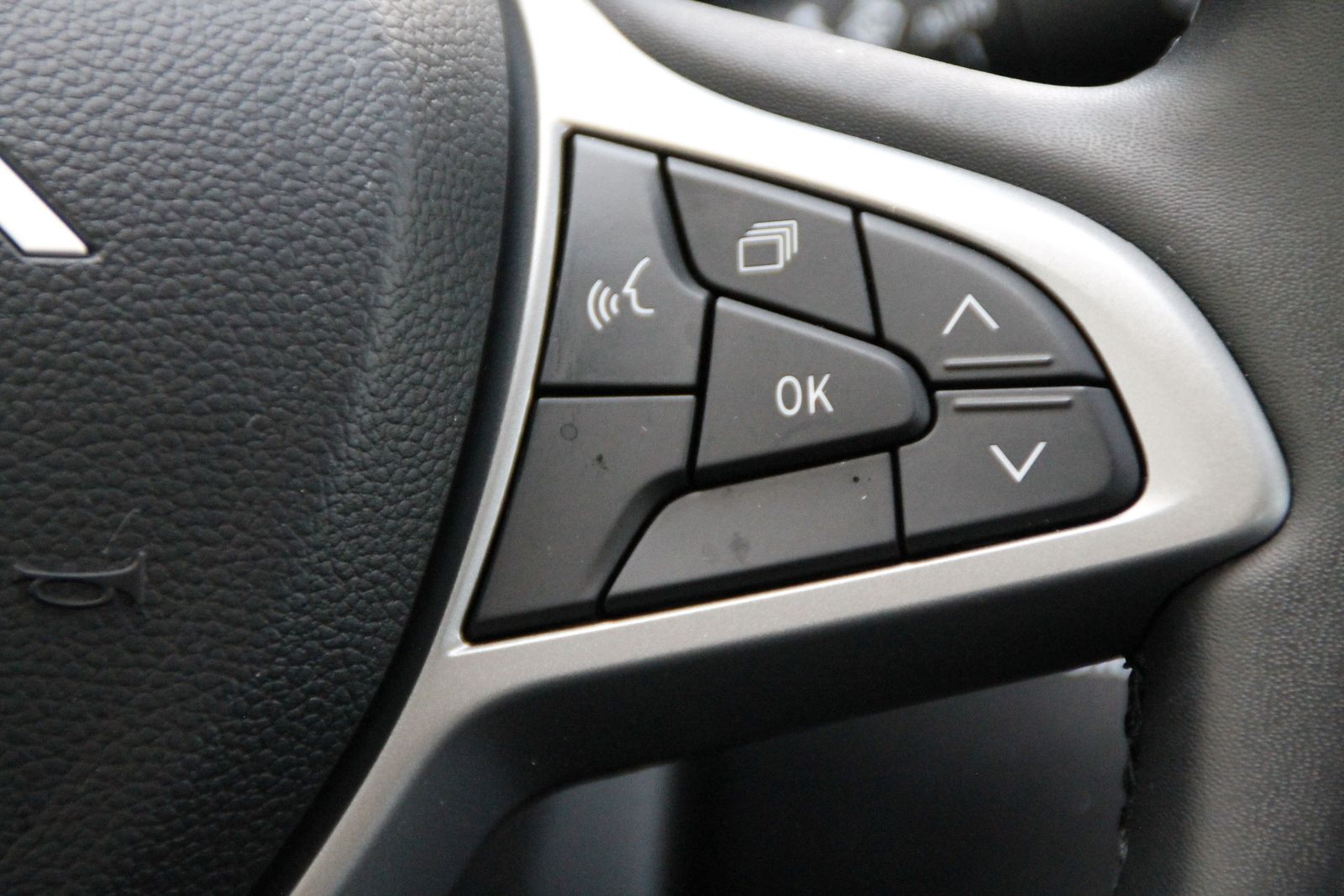 Fahrzeugabbildung Dacia Sandero Expression TCe 90