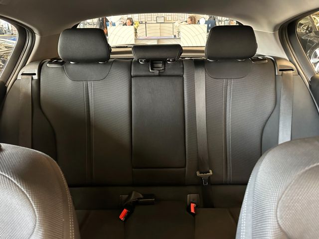 BMW 120 i Sport Line *LED*Navi*Schiebedach*
