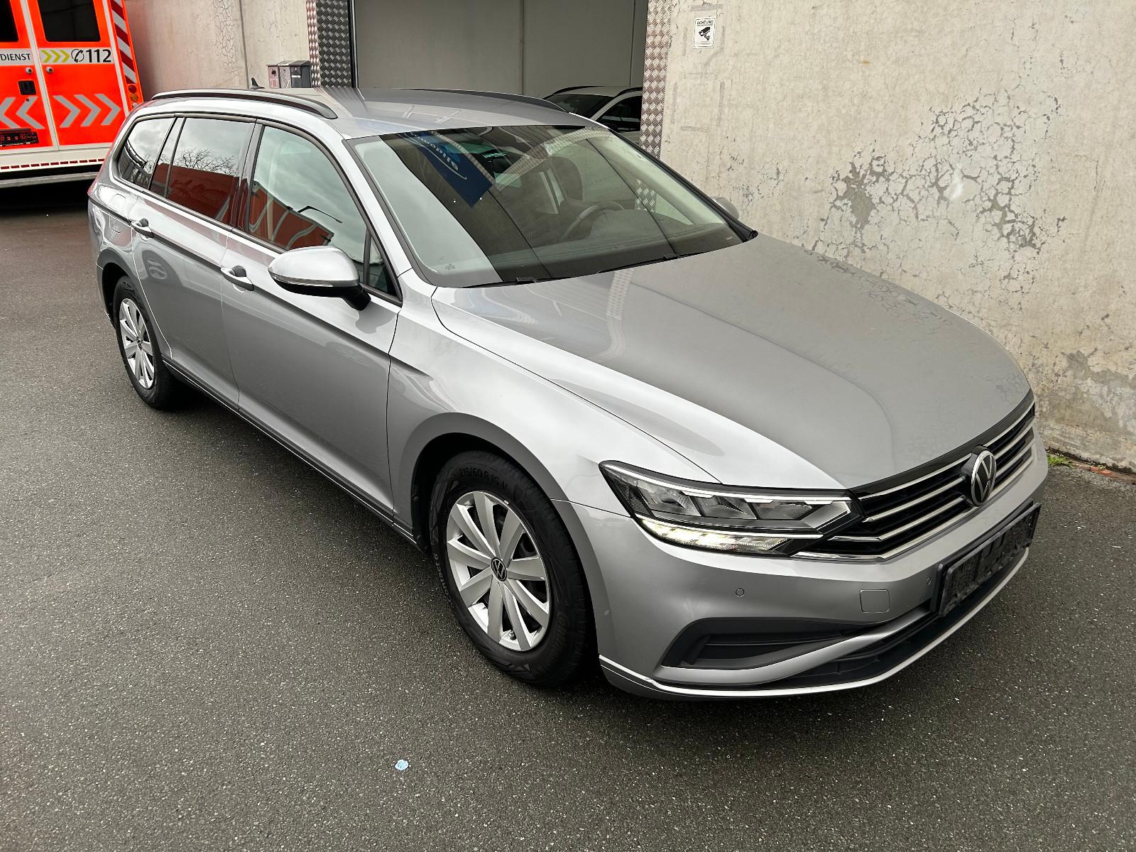 Volkswagen Passat Variant 2.0 TDI DSG*CAM*CarPlay*1.HAND