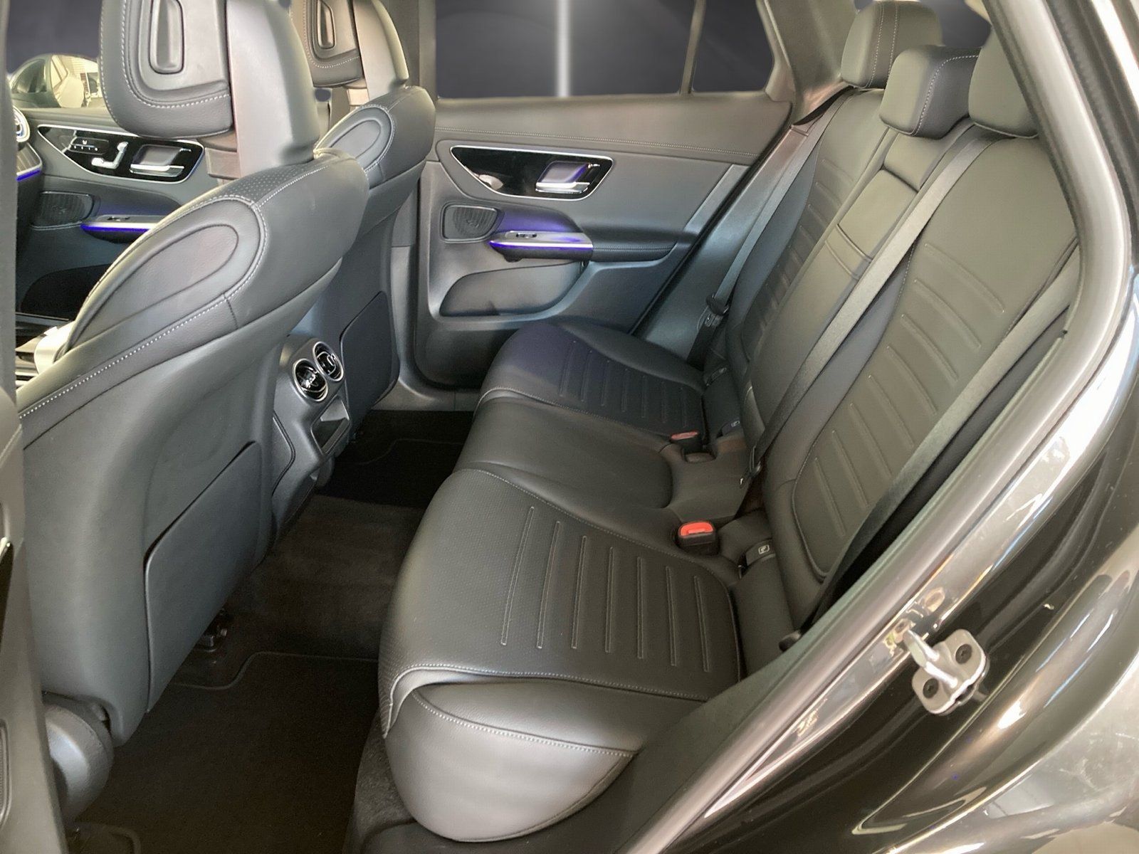 Fahrzeugabbildung Mercedes-Benz GLC 200 4M AMG*AHK*20"*360*HUD*Night*DIGITAL*