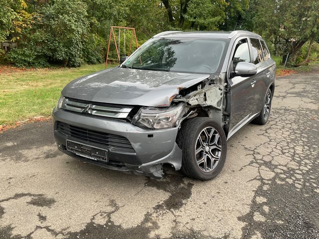 Mitsubishi Outlander Diamant Edition 4WD