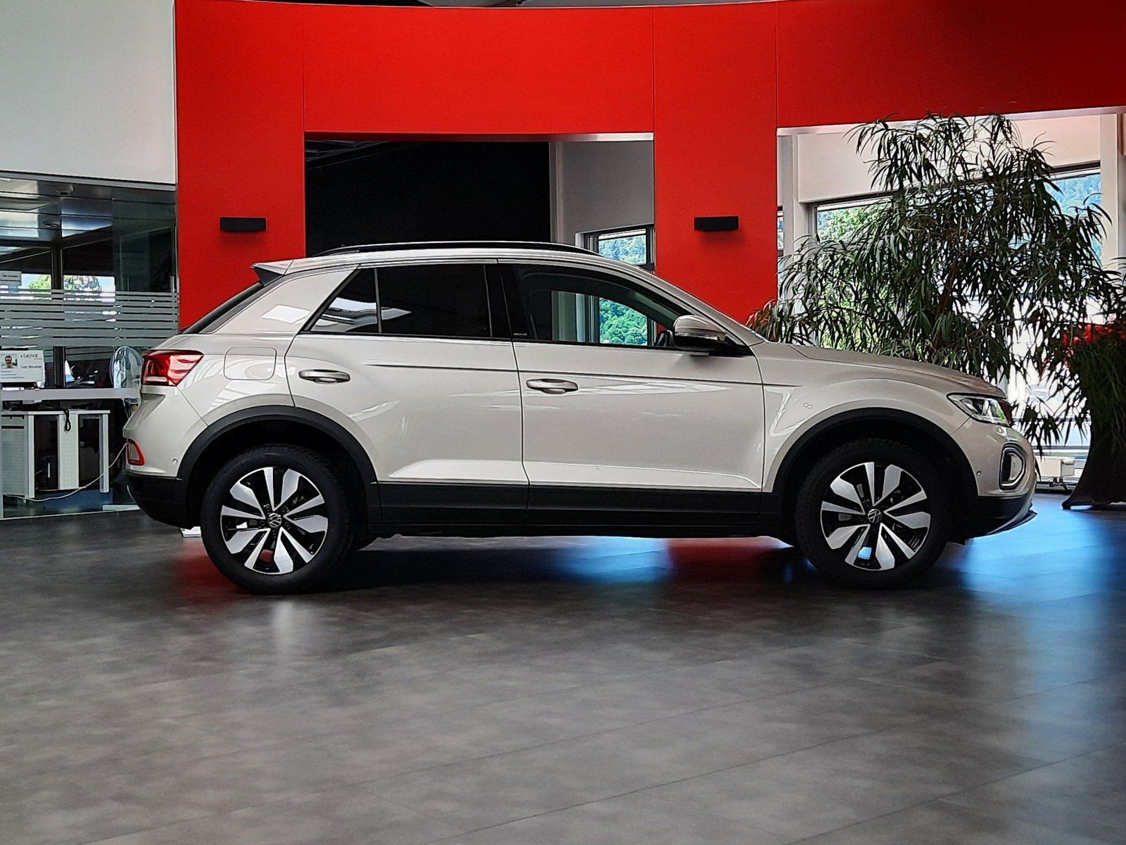 Fahrzeugabbildung Volkswagen T-Roc Move TSI *Standhzg*Cam*Navi*PDC*LED*ACC*