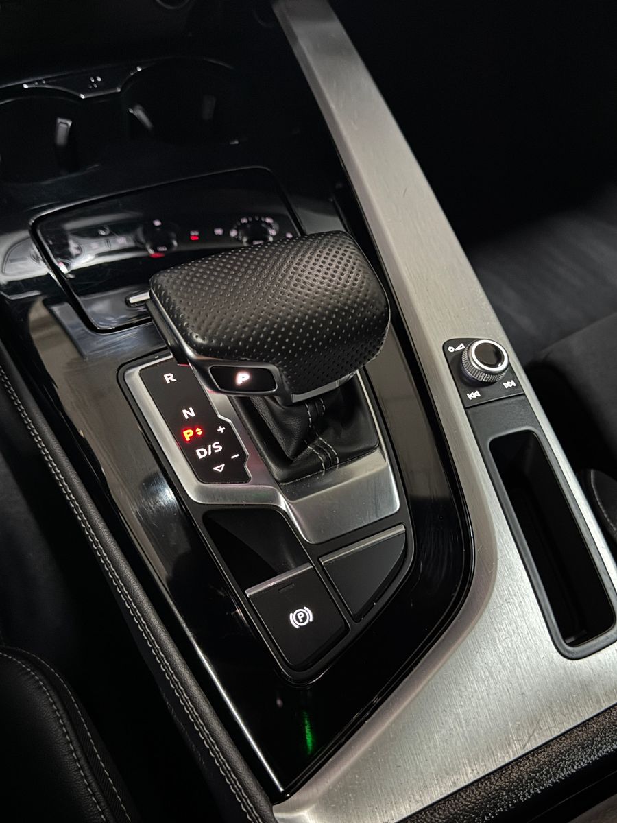 Fahrzeugabbildung Audi A4 35 TDI S-LINE BLACK RS4 SITZE MASSAGE VIRTUAL