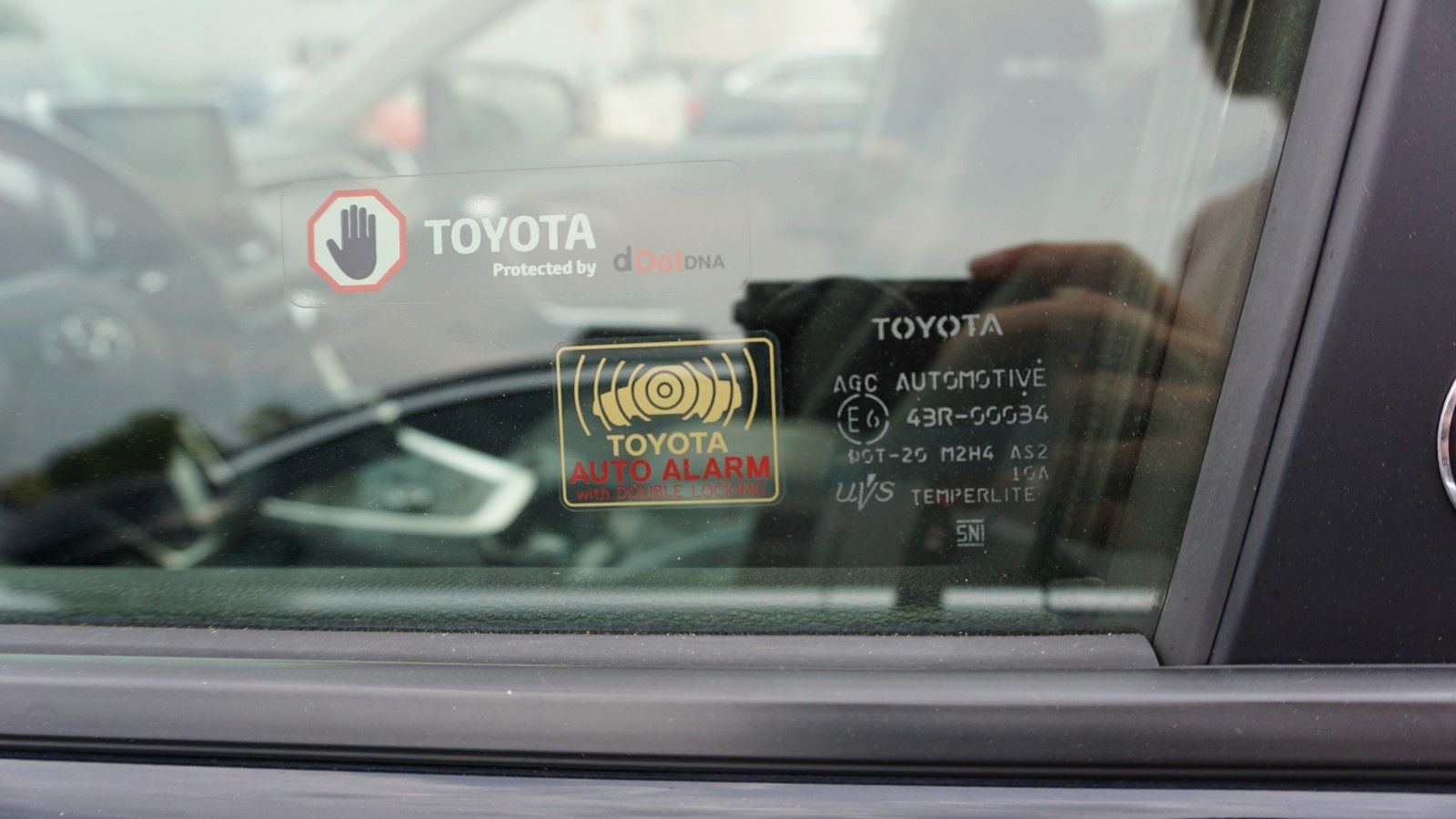 Fahrzeugabbildung Toyota RAV4 Hybrid 4x4 Team Deutschland LED,ACC,SH,AHK