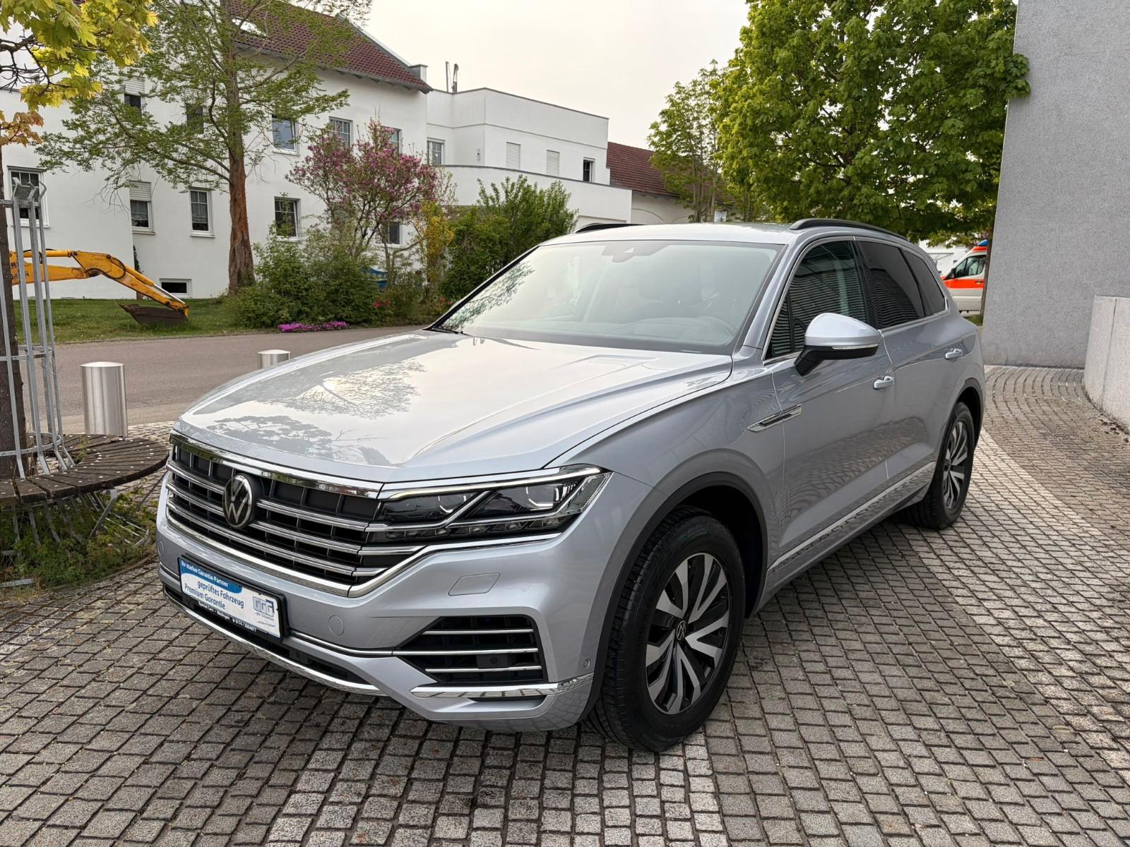 Volkswagen Touareg Elegance 4Motion..AHK..MATRIX-LED..LEDER