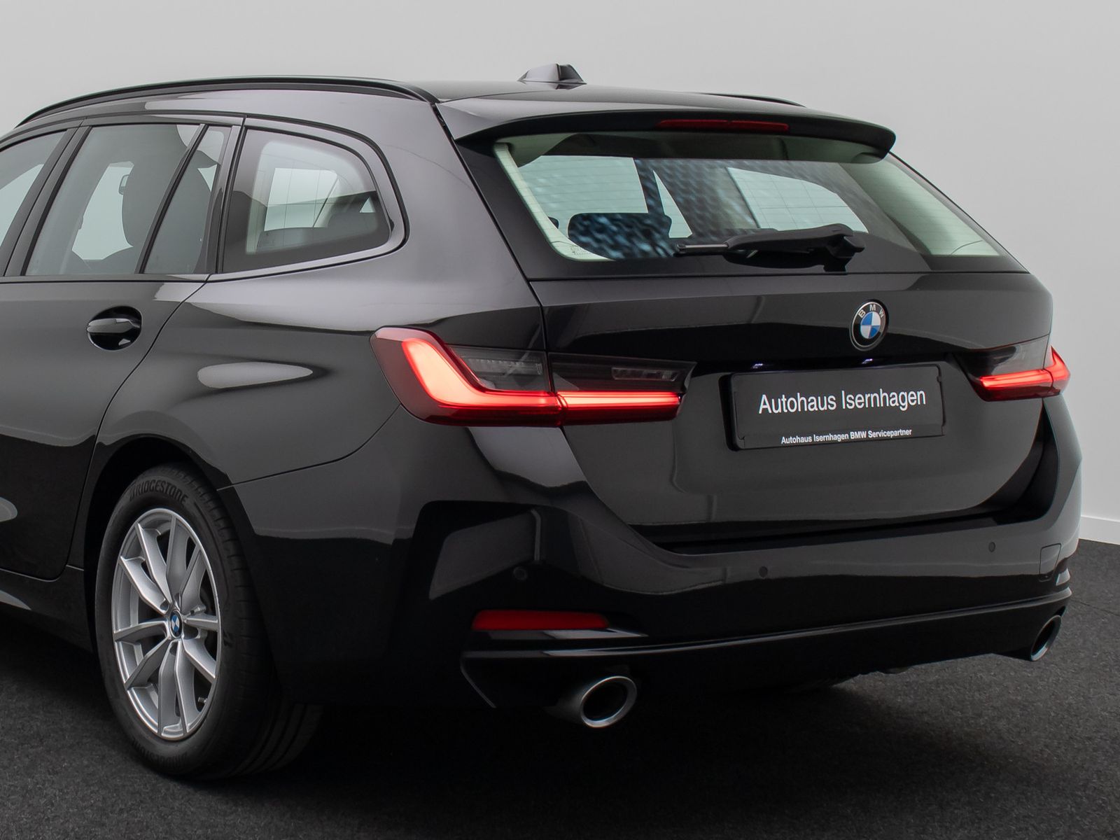 Fahrzeugabbildung BMW 320d GeschwindigReg AHK Widscreen Sport DAB