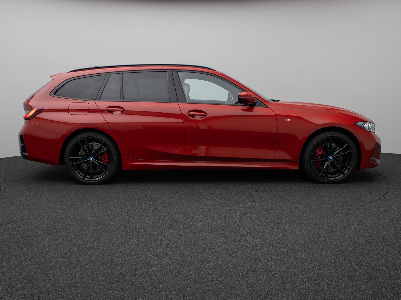 Fahrzeugabbildung BMW 330e M Sport Pro Panorama Kamera HUD H/K Komfort