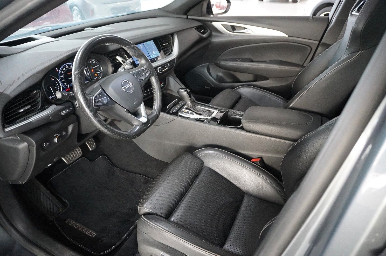 Fahrzeugabbildung Opel Insignia B ST 2.0D GSi 4X4 NAVI/LED/HUD/PANO/AHK