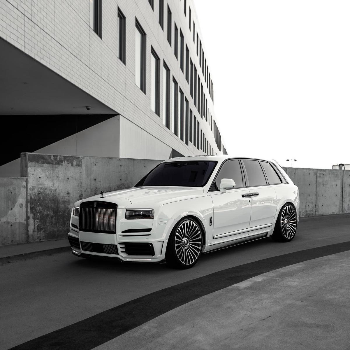 Rolls-Royce Cullinan BLACK BADGE*600*MANSORY*CARBON