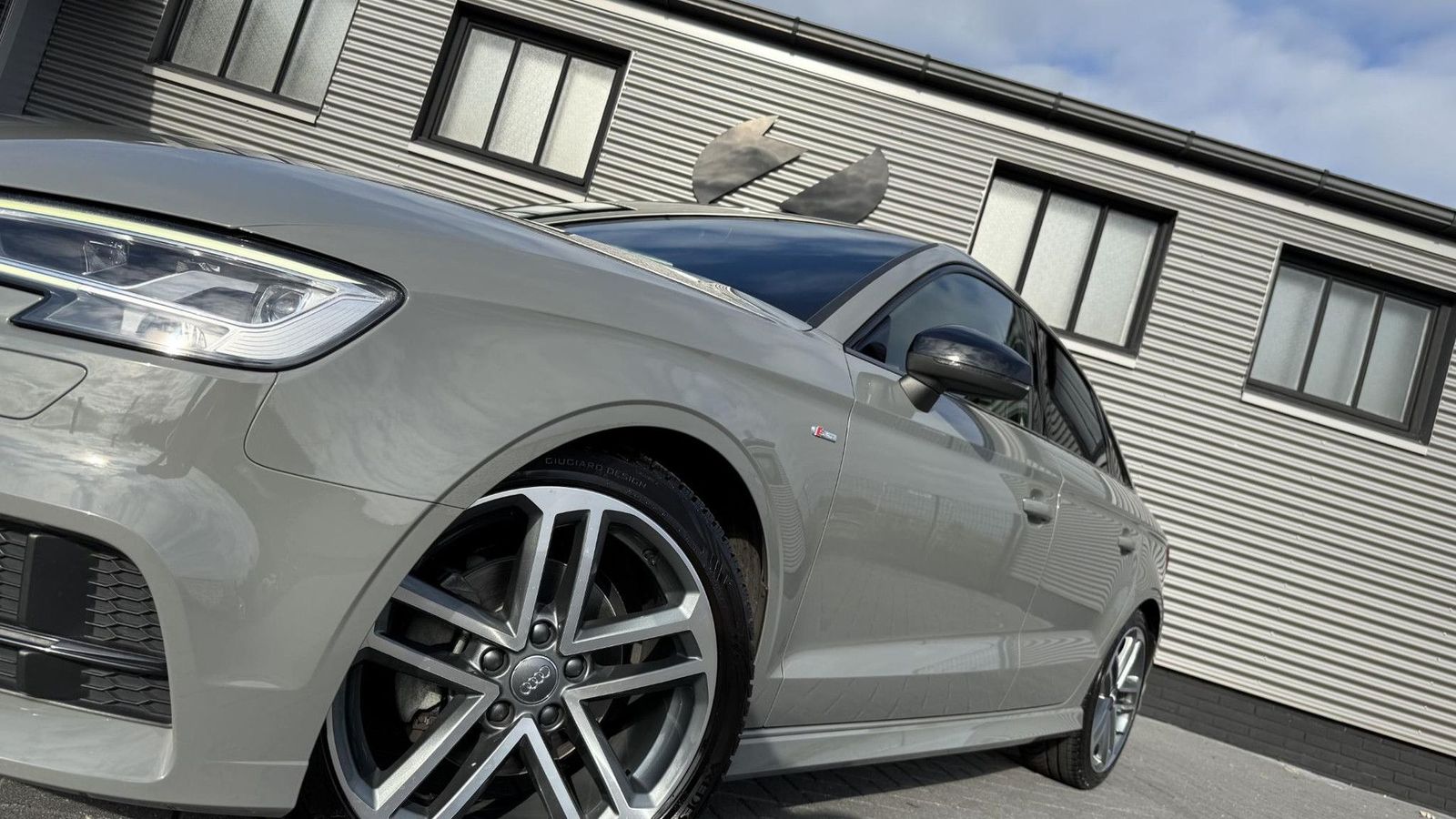 Audi A3 Limousine 35 TFSI Aut. S-Line imagem 2