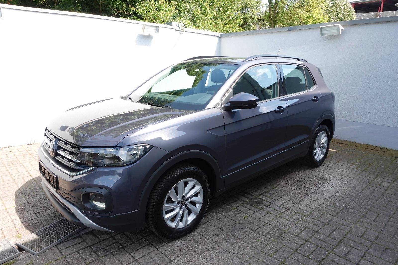 Volkswagen T-Cross 1,5 TSI DSG Life AppC. GJR Sitzh. TWA