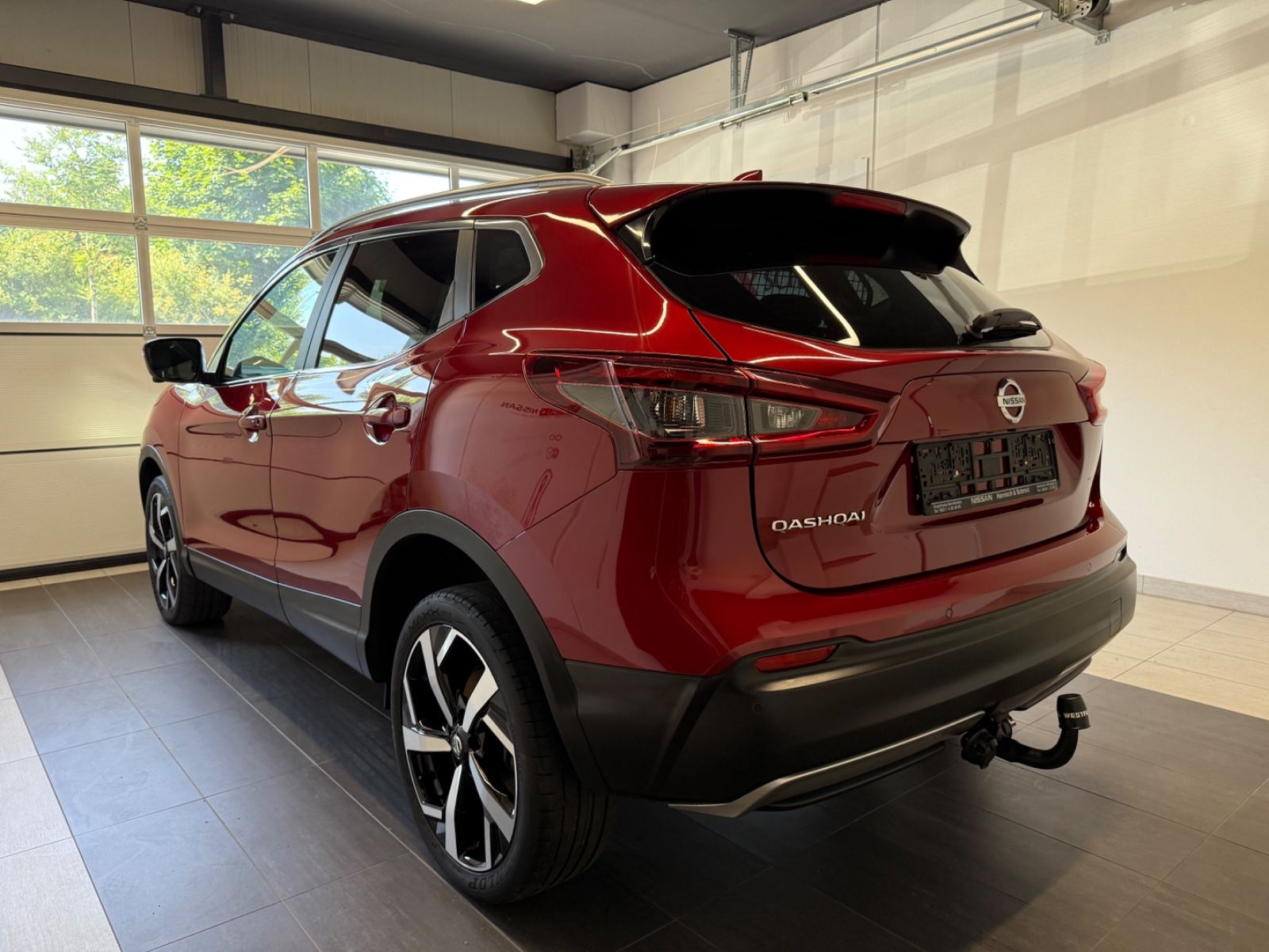 Fahrzeugabbildung Nissan Qashqai Tekna 4x4 - BOSE, 360°, BFS