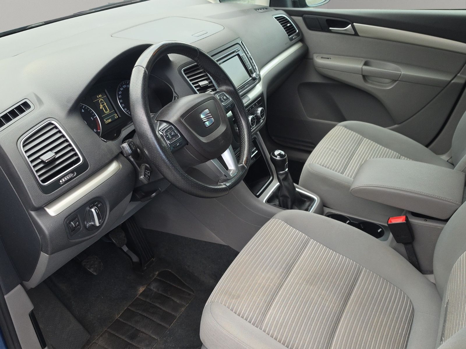 Fahrzeugabbildung SEAT Alhambra 4You TDI KLIMA PDC SHZ TEMPOMAT