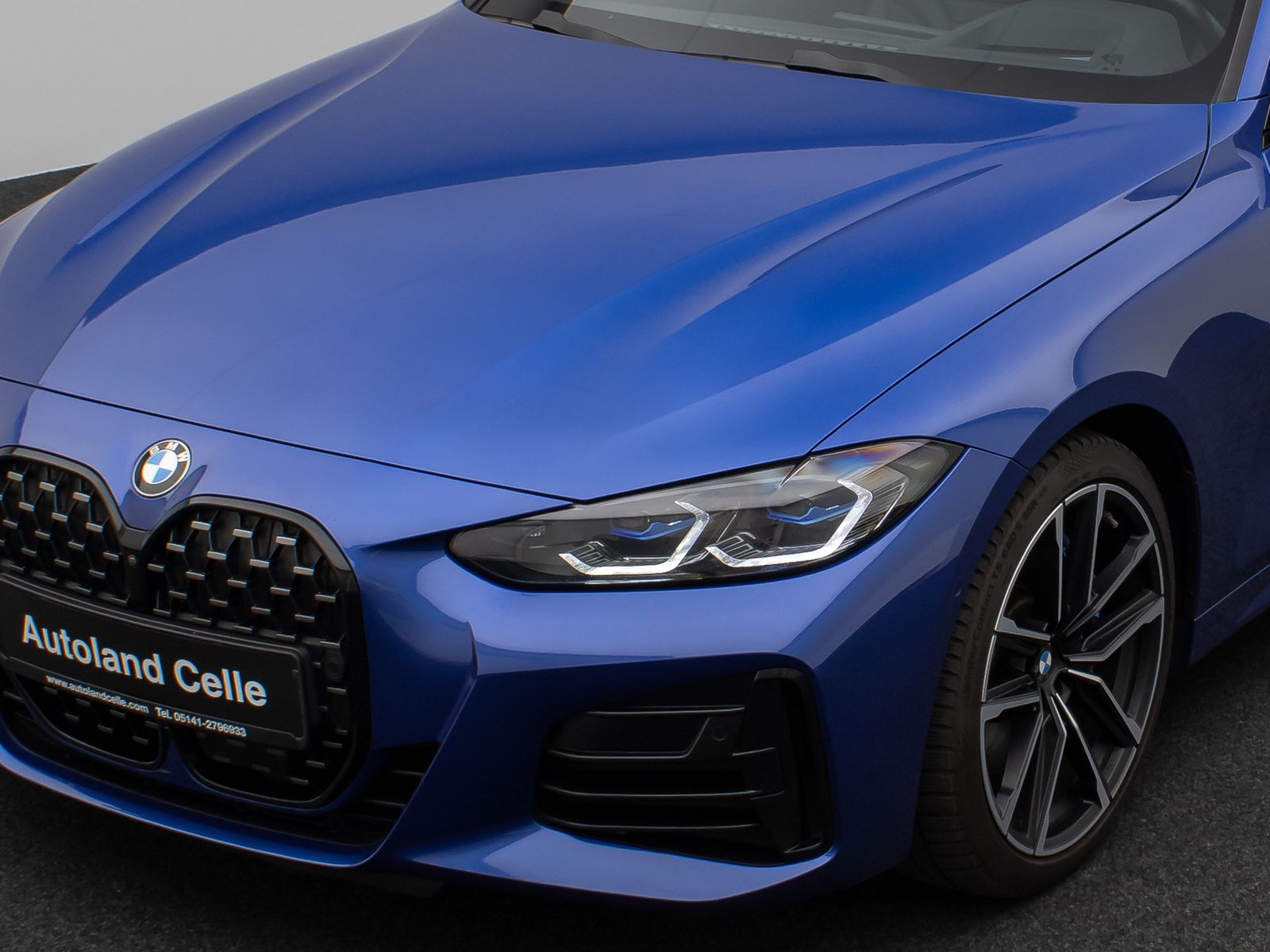 Fahrzeugabbildung BMW M440d xD Coupé 360°Glasdach HUD Laser DAB H/K