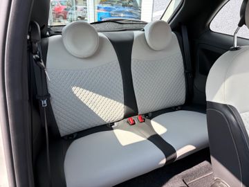 Fahrzeugabbildung Fiat 500 Dolcevita Pano Klimaaut. Temp DAB CarPlay