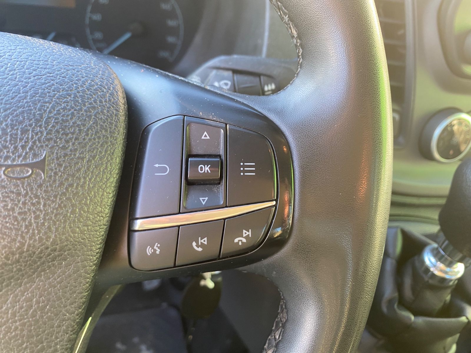 Fahrzeugabbildung Ford Transit Pritsche 350 L3 Einzelkabine Trend,AHK