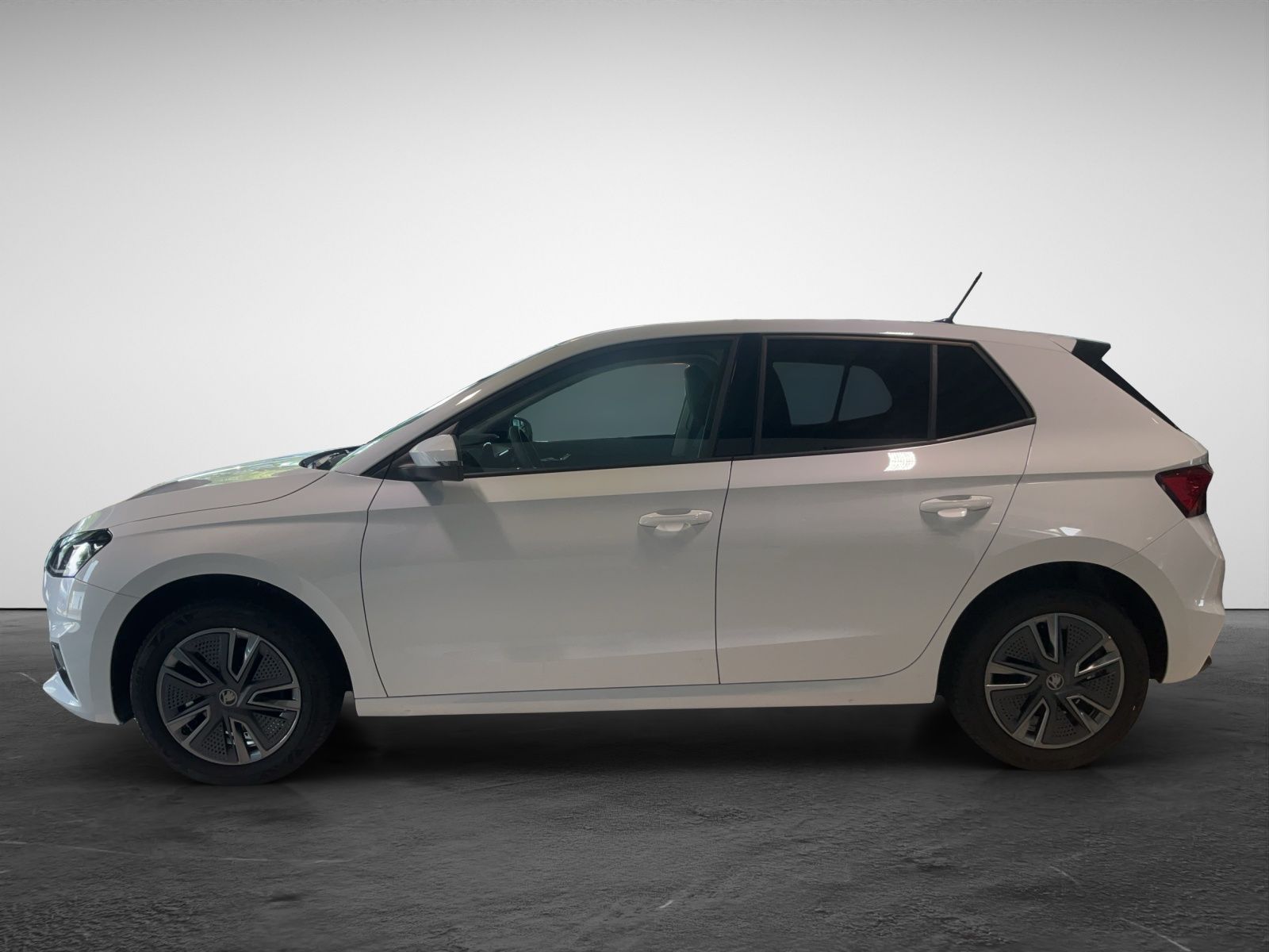 Skoda Fabia 1.0 TSI DSG Balance LED RFK CarPlay SHZ 16 imagem 3