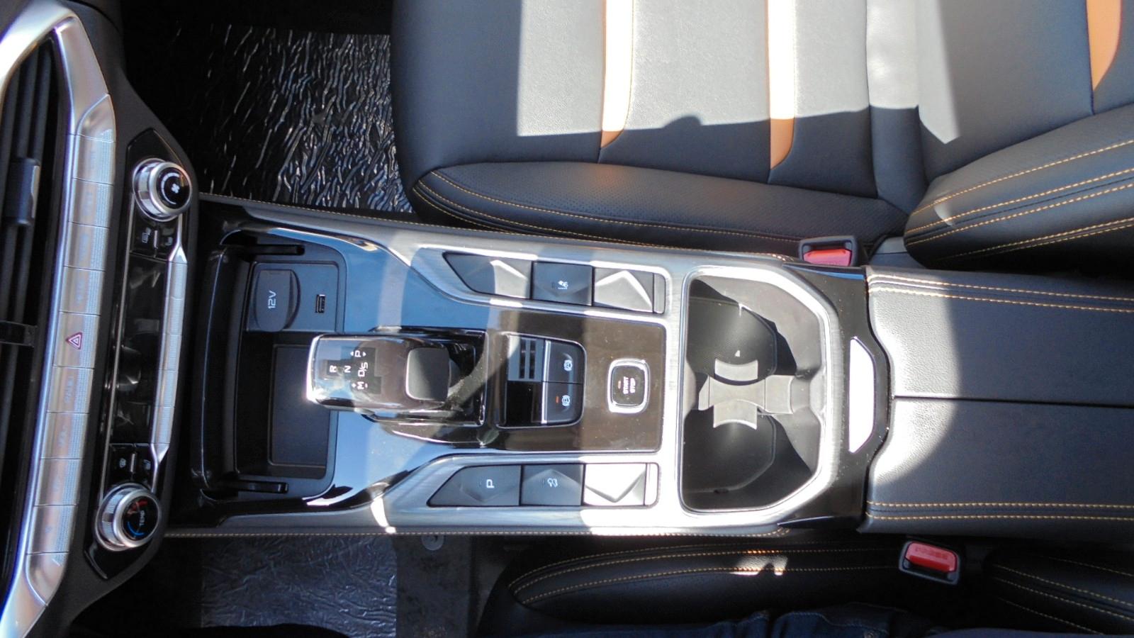 DFSK FAW Bestune T77 Pro-Premium 7Gang DCT,Klima,Pano