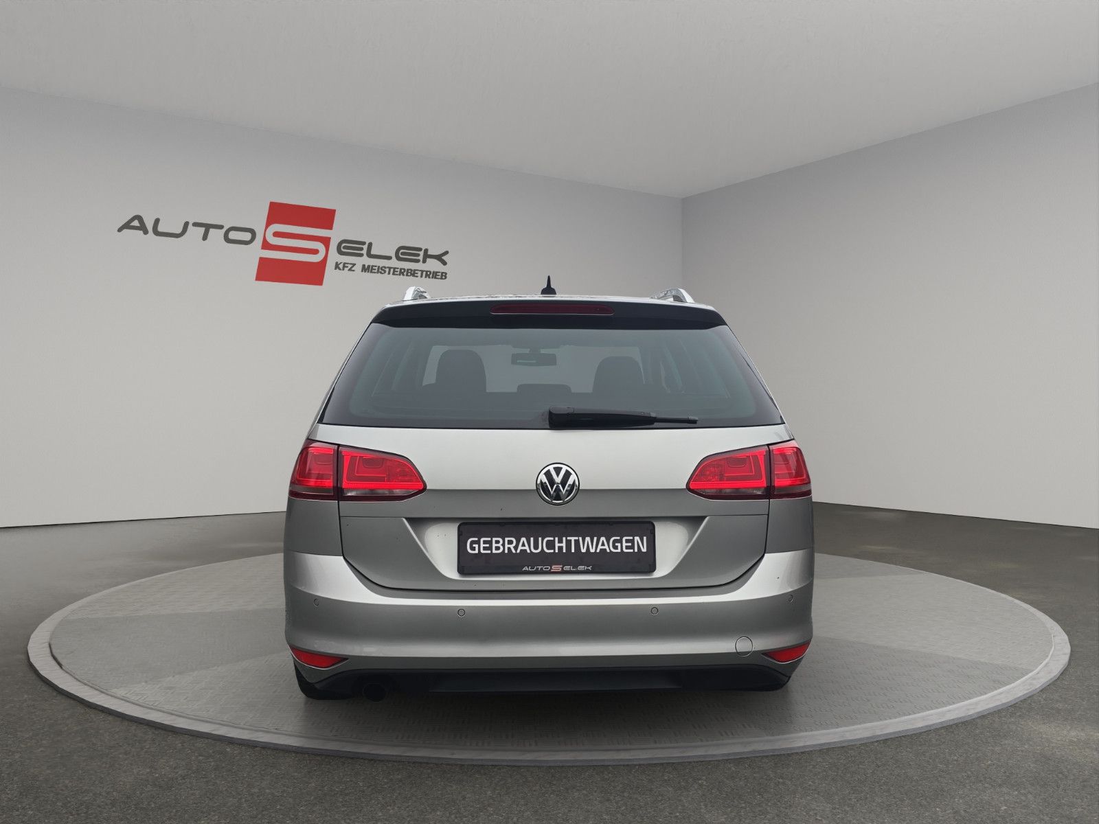 Fahrzeugabbildung Volkswagen Golf VII Cup AUS 1.HAND /Panorama/NAVI/PDC