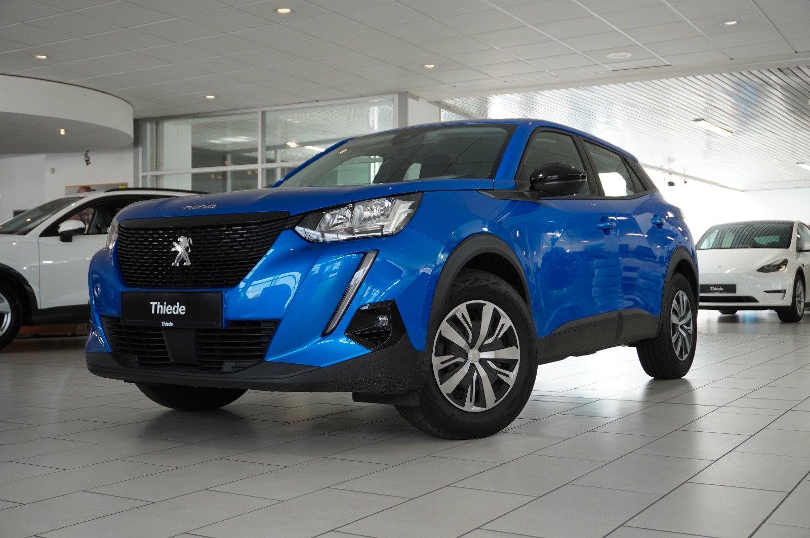 Fahrzeugabbildung Peugeot 2008 1.2 PURETECH NAVI/SHZ/KAMERA/TEMP/DAB+