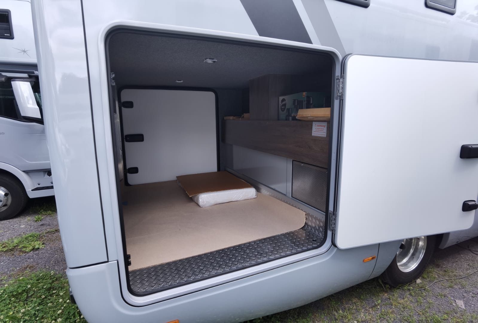 Fahrzeugabbildung Phoenix Top-Alkoven 8800 BML *SommerSale*