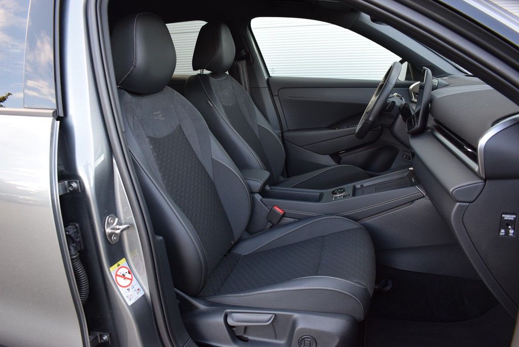 Volkswagen T-Roc 1.5 eTSI DSG R-Line BlackStyle AHK Matrix foto 5