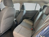 Volkswagen Golf VIII 1.5TSI Life AHK Rkam Keyless HuD Navi