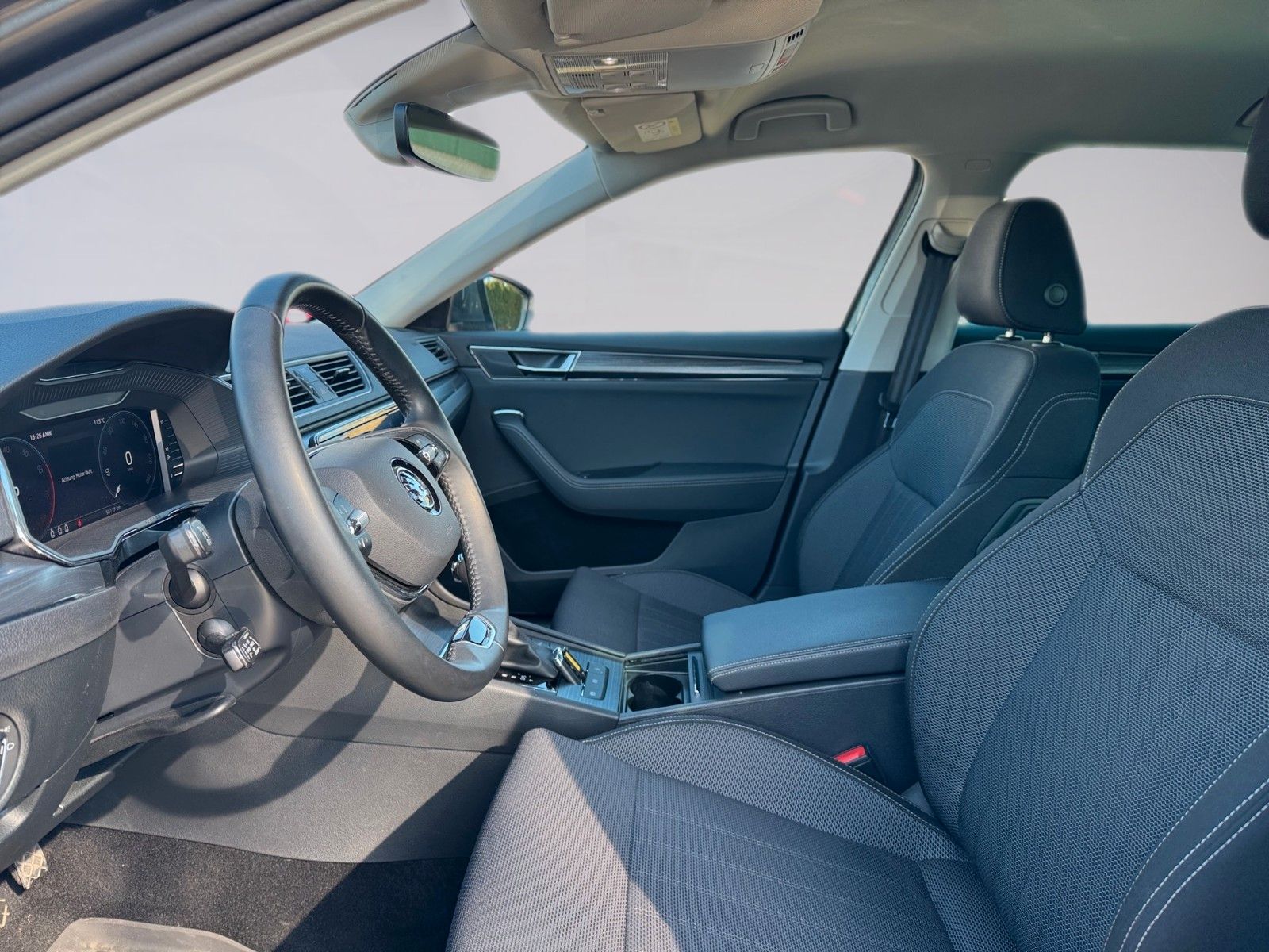 Fahrzeugabbildung SKODA Superb Combi Style 2.0 TSI