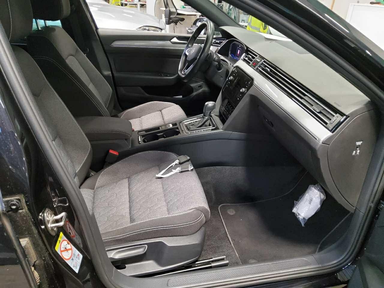 Volkswagen Passat Variant 1.5 TSI Business R-Line ACC+Kamer