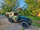 Suzuki Samurai, kleinster Geländewagen der... - Suzuki SJ Samurai mit Benzin-Antrieb